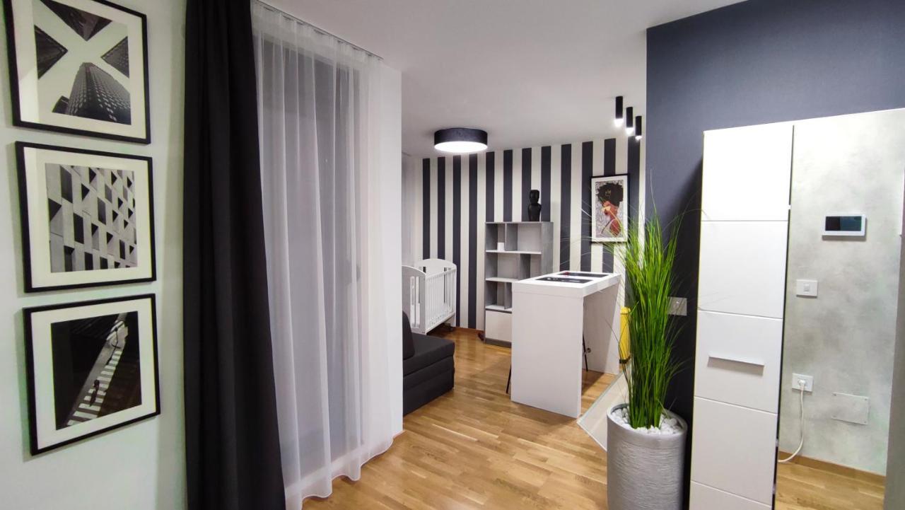 House Of Mac Apartments Ni Exterior foto