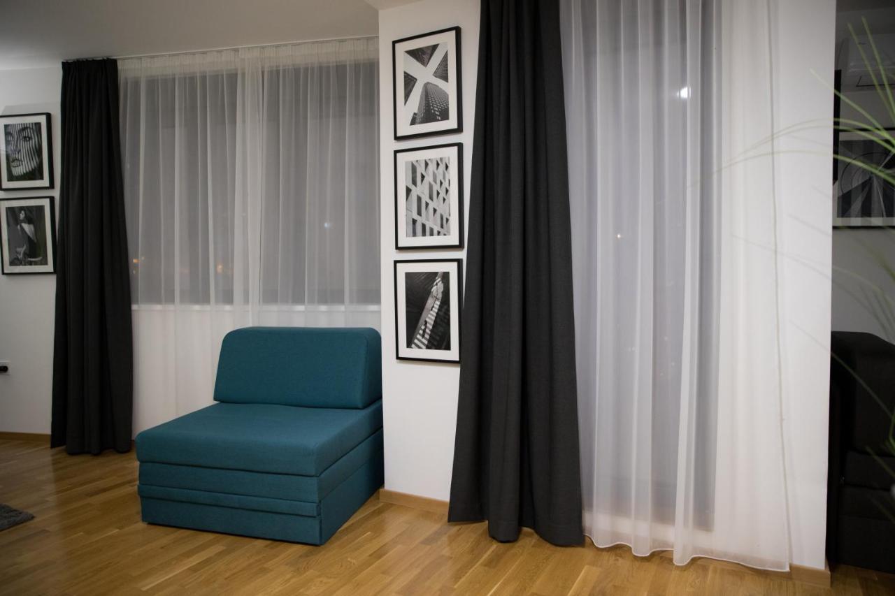House Of Mac Apartments Ni Exterior foto